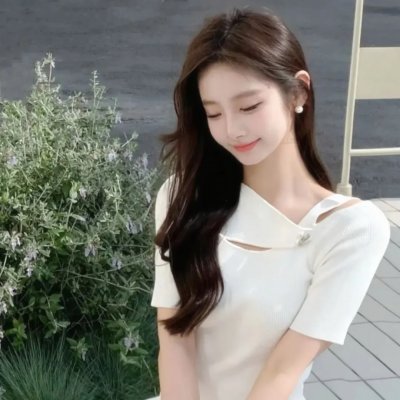 尼维尔内来的美女
